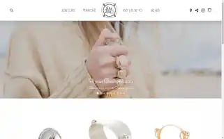 Lauralobdell.com Screenshot 2024-05-05 22:56:31